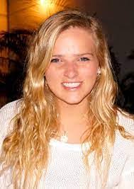 Deirdre Storey's Instagram, Twitter & Facebook