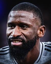 🚨 Trích chia sẻ mới nhất của Fabrizio Romano về thương vụ Leny Yoro: "Liệu  Real Madrid sẽ có phương án thay thế Yoro nếu như họ không mua được anh này?