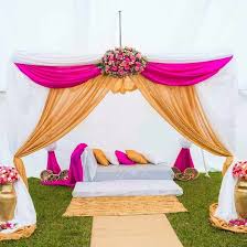 Bridal Tent Idea With Fresh Flowers Fushia Gold And White Traditional Wedding Decor Traditional Wedding Decor Beach Themed Room Decor Decor