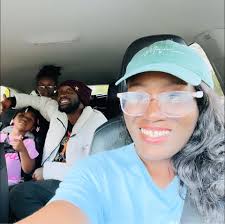 Which dessert is better, homemade banana pudding or homemade peach cobbler?