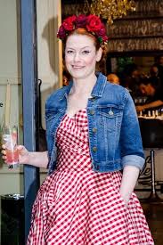 06 Enie Van De Meiklokjes 550 Jpg 367 550 Enie Damenmode Pinup