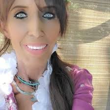 Lisa Bratcher's Instagram, Twitter & Facebook