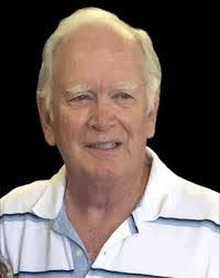 Elizabeth Hallowell's Instagram, Twitter & Facebook