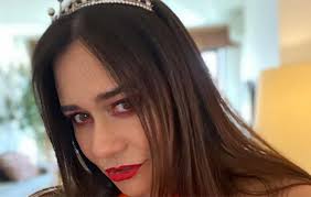 Mas neste ano, a fantasia de negrini acabou gerando bastante. Carnaval 2020 Alessandra Negrini Se Anima Em Pleno Metro Paulistano Ofuxico