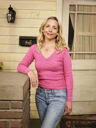 Why lecy goranson was replaced on the show. Miss Independent Lecy Goranson Talks Character Evolution On The Conners Long Island Weekly