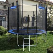 Ein rechteckiges trampolin lässt sich oft platzsparender in den garten integrieren als ein rundes trampolin. 13 Modelle 1 Klarer Sieger Gartentrampoline Test Rtl De Vergleich