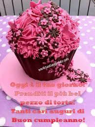 Prenditi Il Piu Bel Pezzo Di Torta Tanti Cari Auguri Di Buon Cumpleanno Compleanno Buon Compleanno Tanti A Buon Compleanno Torte Auguri Di Buon Compleanno