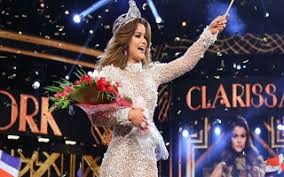 September 23, 1991) is a dominican model and beauty queen who won miss dominican republic 2015 and represented the dominican republic at the miss universe 2015 pageant. Clarissa Molina Gana Corona De Nuestra Belleza Latina Vip Pedrobrandnoticia Com