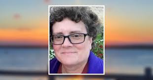 Lynda Farmer's Instagram, Twitter & Facebook