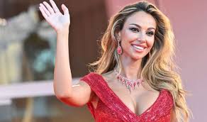 Io e mio marito non siamo d'accordo sulla frequentazione che sta avendo con madalina ghenea, noi abbiamo paura che qualcuno voglia rovinargli la carriera. The Zaniolo Case Sensational Madalina Ghenea Publishes A Warning Code List