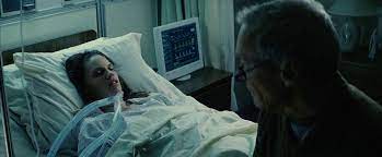 A sucker punch from behind causes maggie to fall hard on her corner stool, leaving her quadriplegic. Million Dollar Baby Ending Explained Otakukart