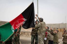 The afghan flag is made up of three equal parts, with black, red and green colors juxtaposed from left to right perpendicularly. Abd Askerlerinin Afganistan Dan Cekilmesi Suruyor Antonik Kampi Ndaki Bayrak Boyle Indirildi Yeni Safak