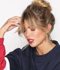 Tannaz Askari's Instagram, Twitter & Facebook