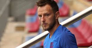 Barca La Femme De Rakitic S Indigne Sur Instagram