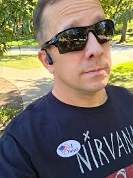 Recall signature collection near the On the Hook Fish Truck