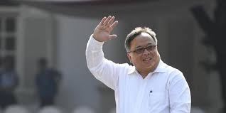 Sebelum menduduki posisi tersebut, ririek merupakan presiden direktur pt telekomunikasi seluler (telkomsel) yang merupakan anak usaha dari telkom. Tl1nyfufy6y0xm