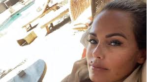 Showing editorial results for sonia bruganelli. Sonia Bruganelli L Indizio Che Scotta Si Sta Bene Anche Da Soli