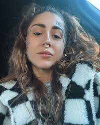 Lisa Baer's Instagram, Twitter & Facebook