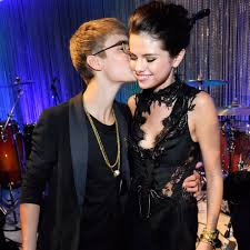 Jun 28, 2021 · the song mentions an apology to gomez for the comments he made about her during the time that she dated justin bieber. Justin Bieber And Selena Gomez Pictures Popsugar Celebrity