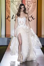 This Would Make A Gorgeous Wedding Dress Ivory Evening Dress Atelier Versace Autumn Winter 2 Versace Wedding Dress Couture Wedding Gowns Couture Wedding