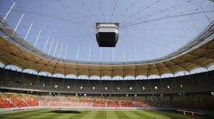 Allianz arena ʔali̯ˈants ʔaˌʁeːnaː is a football stadium in munich, bavaria, germany with a 70,000 seating capacity for international matches and 75,000 for domestic matches. Euro 2020 Fans Kehren In Die Stadien Zuruck Aber Nicht Mit Den Gleichen Zahlen