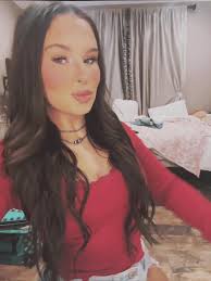 Hannah Cahill (@han.cahill)