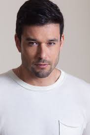 With denise del vecchio, sergio marone, guilherme winter, vitor hugo. Un Villano Enigmatico Sergio Marone El Especial