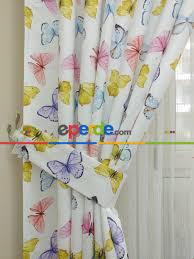 Sevimli bebek ayak i̇zi mavi çocuk odası fon perde. Kelebek Desenli Kiz Bebek Ve Cocuk Odasi Fon Perde Modelleri Sari Beyaz Turkuaz Pembe Fon Perdeler Perde Kelebekler