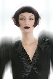 Have you ever struggled with finding an attractive new short hairstyle you felt confident in? Curvy Geometric Haircut Hair Styles Bob Hairstyles Hair Braid Videos