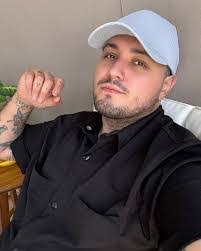 Juan Razo's Instagram, Twitter & Facebook