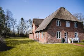 Diy So Baust Du Dir Einen Strandkorb In 2020 Ferienwohnung Strandkorb Aus Paletten Strandkorb