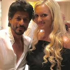Does it help to have a celeb boyfriend? Mrs Wasim Akram Shaniera Akram Spotted With Shahrukh Khan Arts Entertainment Images Photos