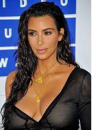 How To Master The Wet Hair Look Without Dousing Your Head In Water Kim Kardashian Hair Wet Look Hair Wet Hair