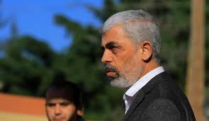 وُلد يحيى إبراهيم حسن السنوار عام 1962 في مخيم خان يونس في قطاع غزة وتعود أصوله إلى مجدل عسقلان، وقد عاشت أسرته في مخيم خان يونس. Ø¥ØµØ§Ø¨Ø© Ø±Ø¦ÙŠØ³ Ø­Ø±ÙƒØ© Ø­Ù…Ø§Ø³ ÙÙŠ Ù‚Ø·Ø§Ø¹ ØºØ²Ø© ÙŠØ­ÙŠÙ‰ Ø§Ù„Ø³Ù†ÙˆØ§Ø± Ø¨ÙÙŠØ±ÙˆØ³ ÙƒÙˆØ±ÙˆÙ†Ø§ Ù‚Ù†Ø§Ø© Ø§Ù„Ø¹Ø§Ù„Ù… Ø§Ù„Ø§Ø®Ø¨Ø§Ø±ÙŠØ©