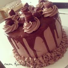 Layer Cake Kinder Bueno Mon Premier Layer Cake Cuisine D Une Oummi Surbookee Gateau Kinder Bueno Recette Chocolat Gateau Gouter