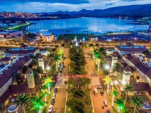Vista panorâmica da Lagoa dos Ingleses em Nova Lima, Minas Gerais