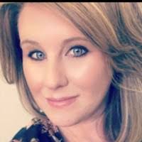 Lindsey Hooker's Instagram, Twitter & Facebook