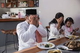 Setelah makan juga disunnahkan membaca doa setelah makan. Perintah Nabi Muhammad Saw Mengenai Makan Sahur Dan Doa Yang Disarankan Dibaca Tabloidbintang Com