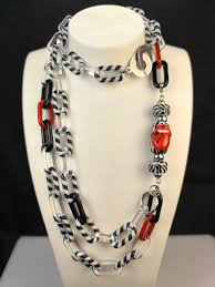 When the cubes fall into place... 3 beads from Elena Solopova (picture 4)  combined with paperclip glass links made from Twisties by Joshua Justice  and further transparent and coloured links