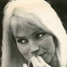 In addition to the other financial worries, the autism centre for children started by her and annie pécher had to close its doors for financial reasons in 1982. Passion Chanson Soeur Sourire