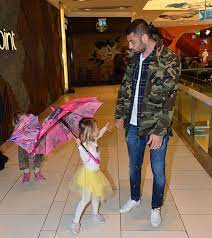 Tümü | bugün sorunsallar (3). Burak Yilmaz In Kizi Nazli Dan Gulduren Tepki Baba Soyle Cekmesin Ajansspor Com