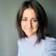 El año 2021 comenzó con la pérdida de mi padre, mi gran referente. El  trabajo y el estudio fueron mi refugio a lo largo de los meses. Hoy 31 de  diciembre me