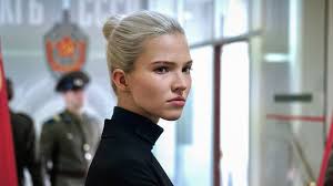 Nonton film my lady boss (2013) subtitle indonesia streaming movie download gratis online. Anna Review Model Sasha Luss Stars In Luc Besson S Desperate Thriller Indiewire