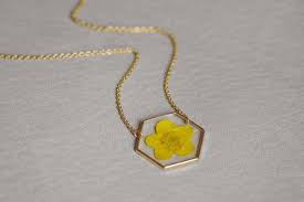 Pressed Butterblume Necklace Gold Plated 16 K Real Buttercup Jewelry Hexagonal Pendant Crewneck Geometrical Necklace Natural Christmas Gift Buttercup Jewelry Gold Necklace Necklace