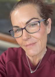 Oh my god! How nice is it going into the shop! Thanks to all of your  recommendations I was finally able to colour swatch nars sheer glow  foundation and the Mecca consultant