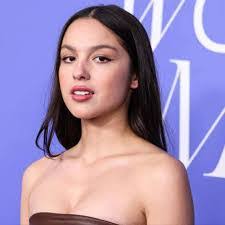 Alexandria Kent's Instagram, Twitter & Facebook