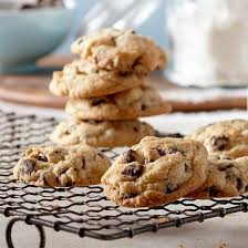Recette Des Meilleurs Biscuits Aux Brisures De Chocolat Coup De Pouce Desserts Best Chocolate Chip Cookie Food