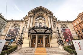 Díjat kapott rudolf péter is a vígszínház évadzáróján. Vigszinhaz Comedy Theatre