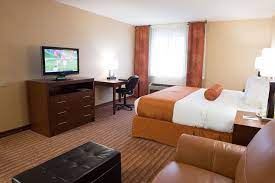 Pin By Phoenix Inn Suites On Salem Oregon Hotel Bedroom Sets Furniture King Cottage Bedroom Decor Furniture