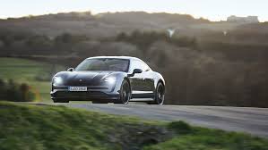 Porsche taycan 4s plus 60 km more range same acceleration similar energy consumption 21% faster fastcharging. Mit Dem Porsche Taycan 4s Auf Dem Nurburgring Auto Motor Und Sport